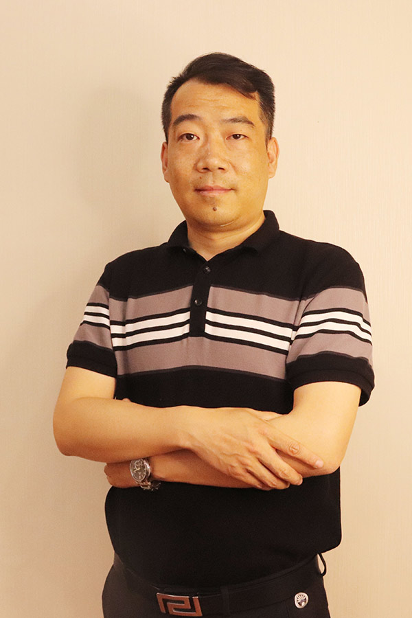 陈仓冯少坤 本科学历,毕业于陕西师范大学