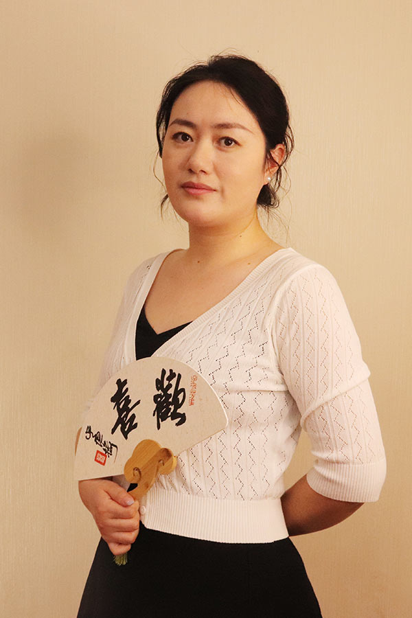 陈仓石亚利 研究生学历,毕业于陕西师范大学